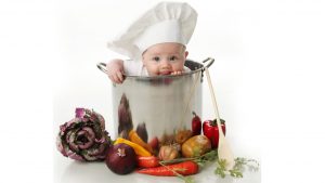 baby in a pot; daycare snacks & meal tips